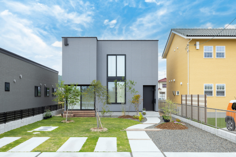 庭との一体感が心地よい2階水廻りの家